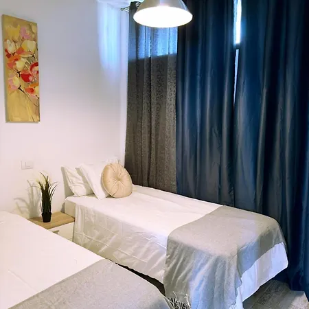 Bohemian Next To Yumbo Apartment