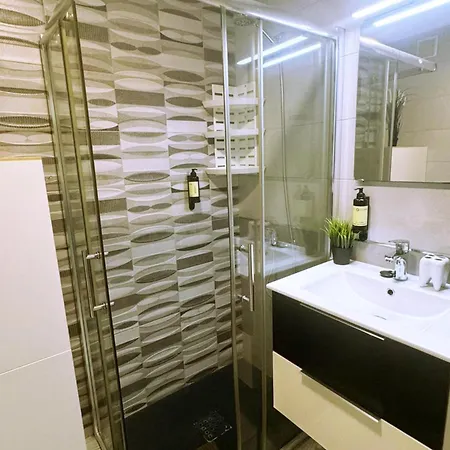 Bohemian Next To Yumbo Appartement