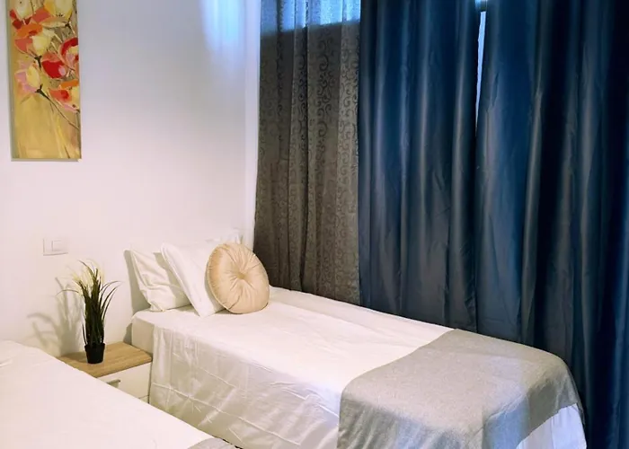 Bohemian Next To Yumbo Апартаменты