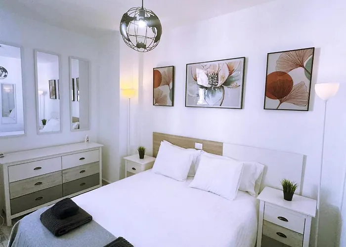 Bohemian Next To Yumbo Апартаменты *